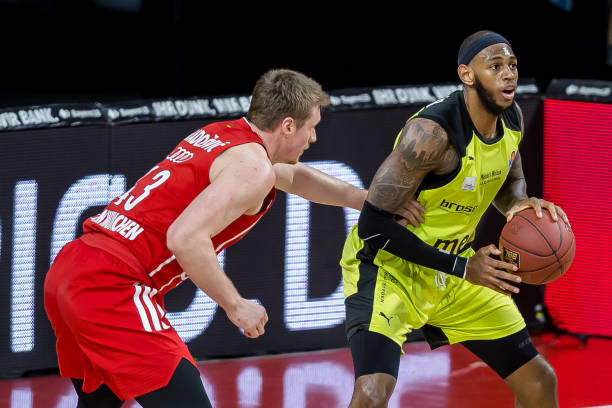 甚至夫妻间 甚至夫妻间